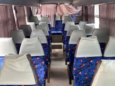 إيجار أتوبيس 33 راكباً للسفر والرحلات