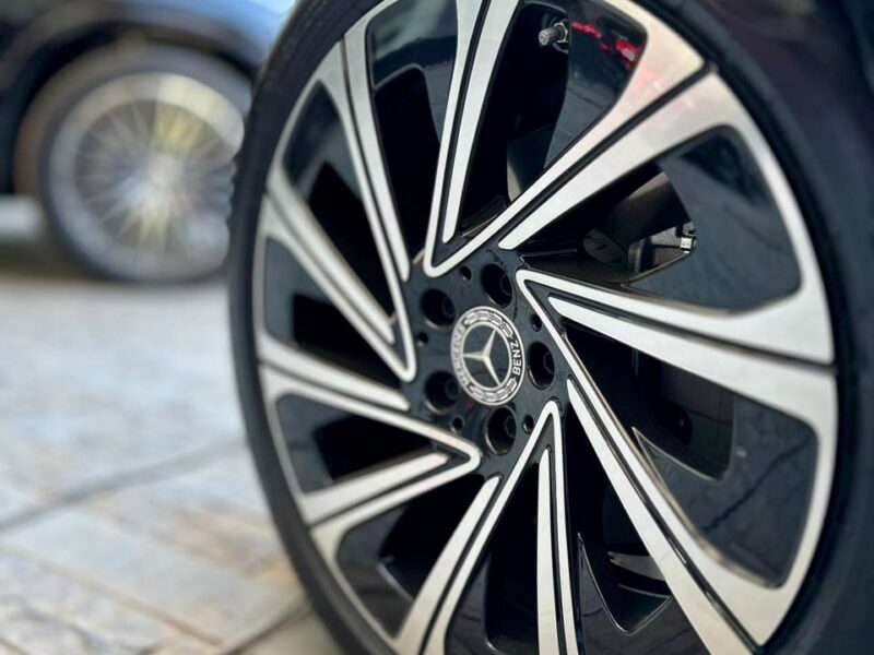 إيجارمرسيدس E200 موديل 2025 لخدمات الليموزين