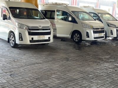 إيجار ميكروباص تويوتا هايس 14 راكباً بالسائق