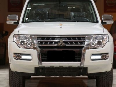 ايجار باجيرو دفع رباعي للسفر والرحالات