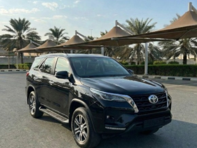 ملوك الطريق الوعر.. إيجار تويوتا فورتشنر 4X4!