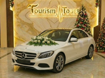 ليلة العمر تكتمل بالفخامة.. إيجار مرسيدس C180 للزفاف!