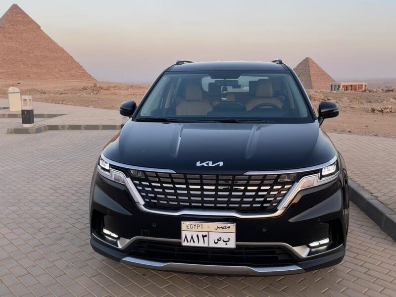 إيجار فان سياحي كيا كرنفال لسفر العائلة