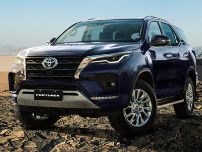 ايجار تويوتا فورتشنر للسفر والرحالات