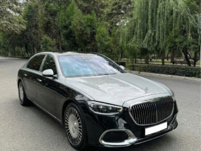 قمة الفخامة الأسطورية.. إيجار مرسيدس مايباخ VIP!