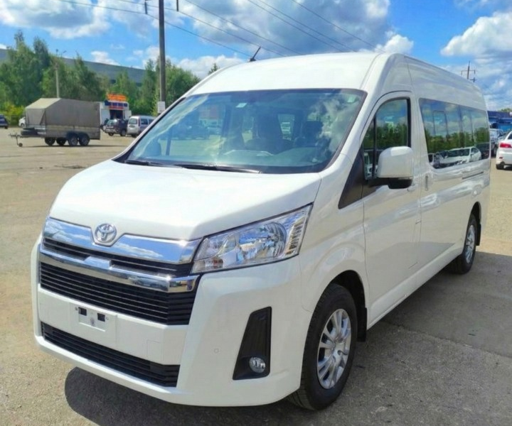 رحلتك بلمة وراحة.. إيجار تويوتا هايس 14 راكب السياحي!