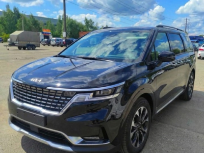 ✈️ طائرة خاصة على الطريق.. إيجار كيا كرنفال VIP (7 راكب)! ✈️