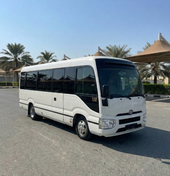 ايجار ميني باص تويوتا كوستر 21 فرد VIP