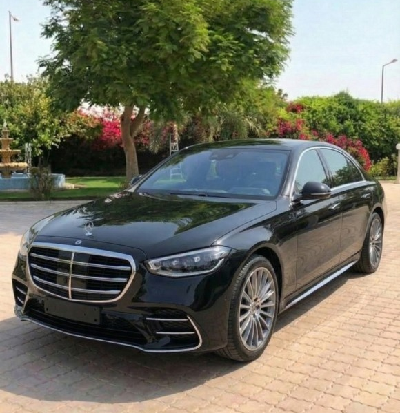 👑 قمة الفخامة والرقي.. إيجار مرسيدس S500 ليموزين! 👑
