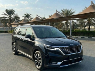 الحلم العائلي في السفر.. إيجار كيا كرنفال 7 راكب VIP!