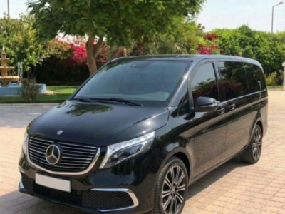 فخامة المستقبل بين يديك.. إيجار مرسيدس فيانو موديل 2025!