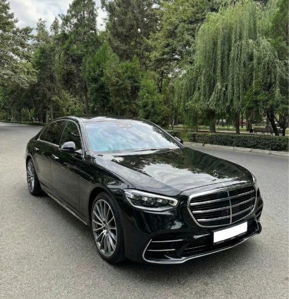 عنوان الفخامة والاتساع.. إيجار مرسيدس فيانو VIP!