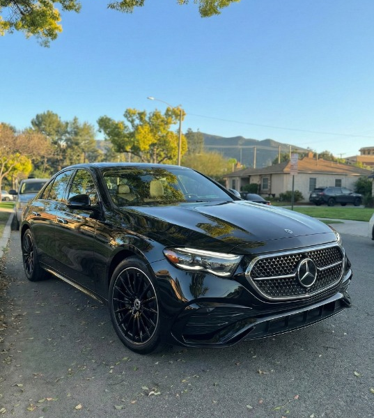 عنوان الفخامة والتميز 2025.. استأجر مرسيدس E200 الآن!