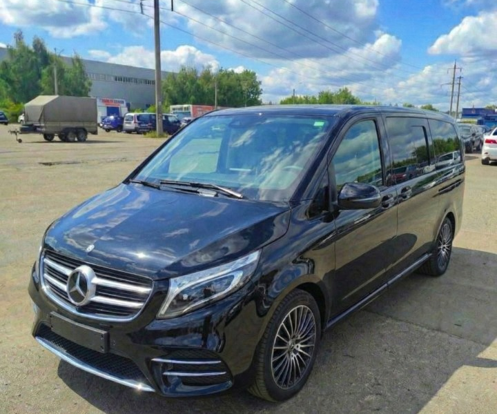 استئجار مرسيدس فيانو 7 راكب VIP - رفاهية التنقل والأمان