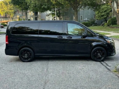 فخامة "الدرجة الأولى" في كل رحلة.. إيجار مرسيدس فيانو VIP!