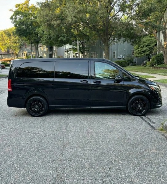 فخامة "الدرجة الأولى" في كل رحلة.. إيجار مرسيدس فيانو VIP!