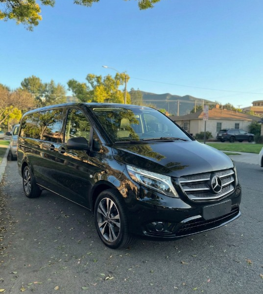 فخامة الصالون المتنقل.. إيجار مرسيدس فيانو VIP!