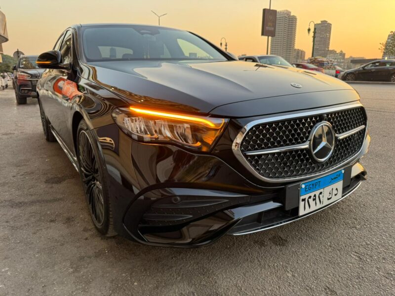 Rent Mercedes E200 with driver: Luxury chauffeur service at its best.
