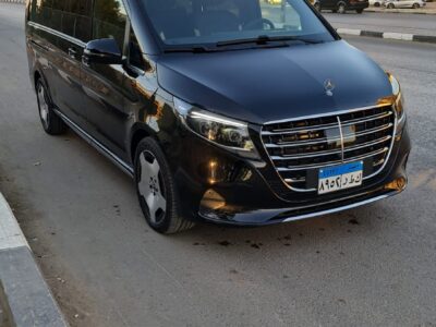 ايجار ليموزين فان مرسيدس V300 بالسائق في القاهرة ومصر | ليموزين العوائل والوفود الـ VIP