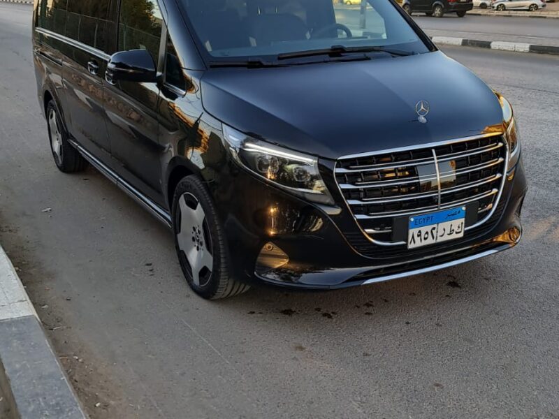 ايجار ليموزين فان مرسيدس V300 بالسائق في القاهرة ومصر | ليموزين العوائل والوفود الـ VIP