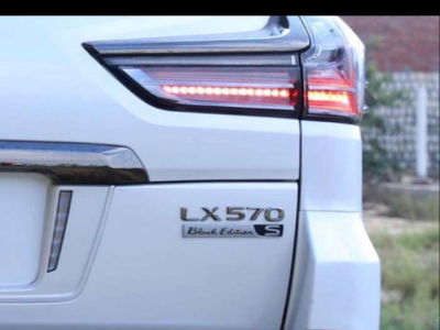 Book Now – Lexus LX570 Chauffeur Service to Fairmont Nile City Cairo