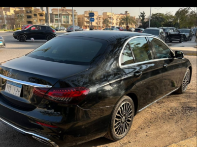 Book Now – Mercedes E200 Private Transfer with Driver to Fairmont Nile City Cairo