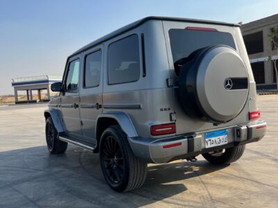 "Book Now: Mercedes G63 with Driver to Four Seasons Nile Plaza!"