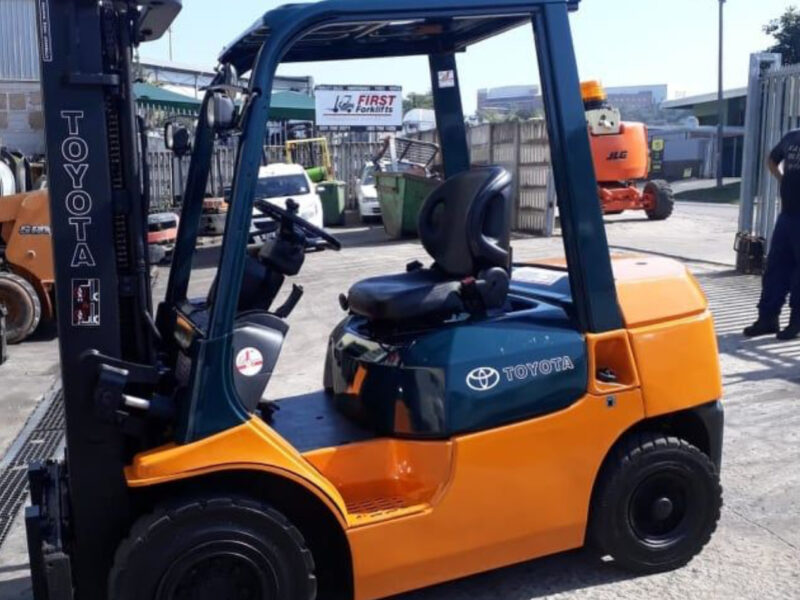 تاجير جميع المعدات الثقيله