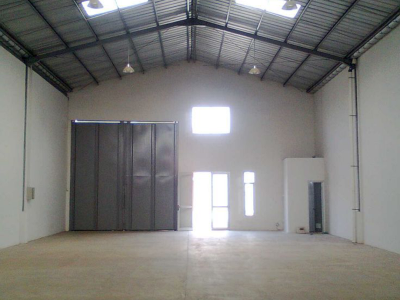 تنفيذ هناجر ومستودعات ساندوتش بانل في الرياض وفق أعلى المعايير | 0566100358