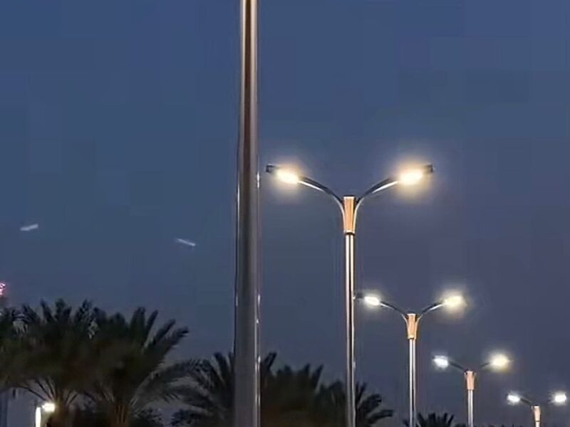 انارة واعمدة ديكوريه واعمدة انارة شوارع وكشافات وفوانيس ومجسمات جماليه