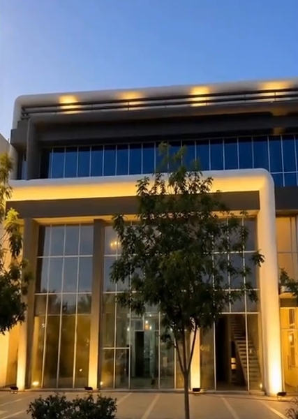 مبنى تجاري ومحلات للإيجار والإستثمار المدينة المنورة ممشى الهجره