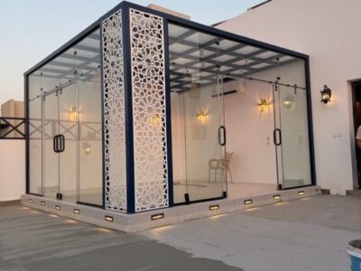 بناء مجلس خارجي بواجهة زجاجية في الرياض | 0551033861