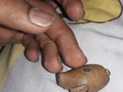 حجر عقيق صحراوي طبيعي نادر جداً (عقيق مصوّر على شكل وجه) للهواة والمجمعين