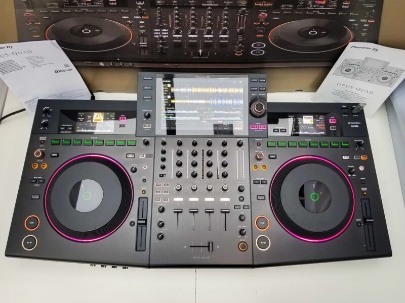 AlphaTheta XDJ-AZ, AlphaTheta OMNIS-DUO, Pioneer OPUS-QUAD, Pioneer XDJ-RX3, Pioneer XDJ-XZ, Pioneer DDJ-FLX10, AlphaTheta DDJ-GRV6, Pioneer DDDJ-REV7, AlphaTheta CDJ-3000X , Pioneer CDJ-3000